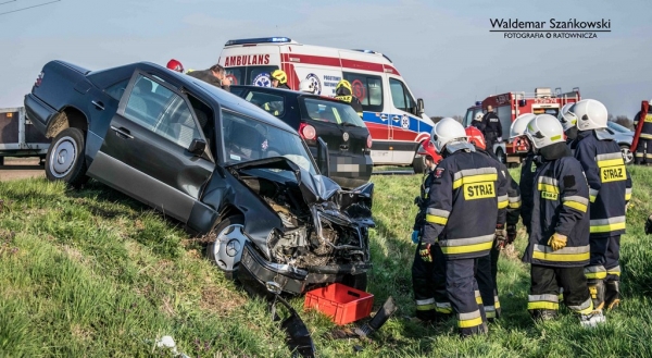 Poważny wypadek pod Grębocicami - 3 osoby ranne