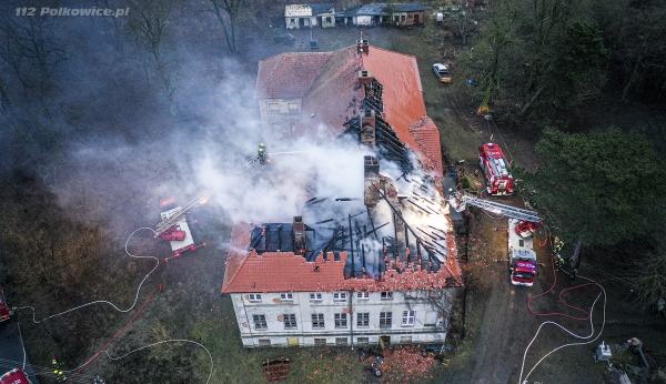 Pożar pałacu w Sieroszowicach.